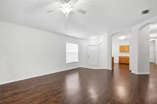 5751 Autumn Shire Dr, Zephyrhills, FL 33541 - Photo 9