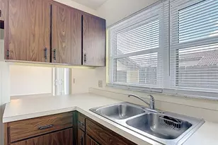 467 Hunter Cir, Kissimmee, FL 34758 - Photo 17