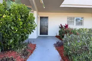 7351 W Country Club Dr N, Sarasota, FL 34243 - Photo 3