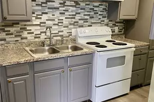 915 W Oak Ridge Rd, Orlando, FL 32809 - Photo 5