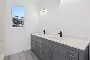 703 Fox Gate Ct, Plant City, FL 33563 - Photo 9