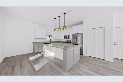 703 Fox Gate Court, Plant City, FL 33563 - Photo 5