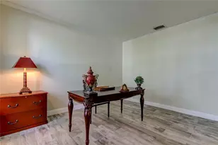 9401 Woodbay Dr, Tampa, FL 33626 - Photo 7