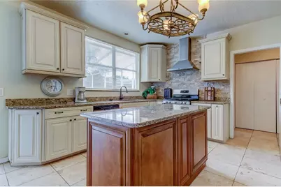 9401 Woodbay Drive, Tampa, FL 33626 - Photo 11