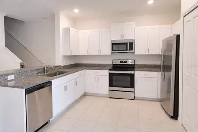 36379 Garden Wall Way, Zephyrhills, FL 33541 - Photo 5