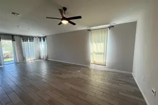 1037 Augustus Dr, Davenport, FL 33896 - Photo 3