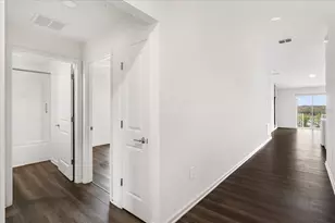 946 Laurel Vw Wy, Groveland, FL 34736 - Photo 3