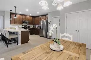 9760 Kinmore Dr, Groveland, FL 34736 - Photo 5