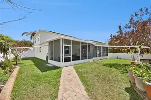 3177 Bayou Ln, Tavares, FL 32778 - Photo 33