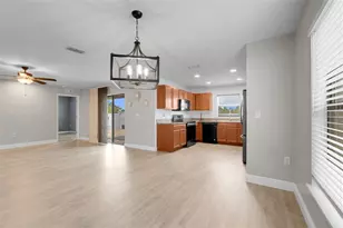 910 Aspen View Cir, Groveland, FL 34736 - Photo 9