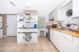 11551 SE 57th Ct, Belleview, FL 34420 - Photo 9