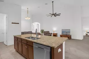 699 S Dixie Dr, Howey in the Hills, FL 34737 - Photo 11