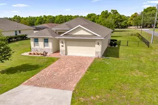 699 S Dixie Dr, Howey in the Hills, FL 34737 - Photo 3