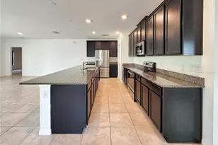 654 Campo Ln, Davenport, FL 33837 - Photo 5