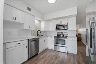 2257 World Pkwy Blvd W, Clearwater, FL 33763 - Photo 9