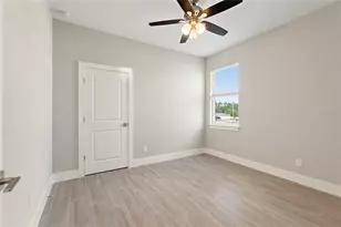 700 Desmoines Dr, Kissimmee, FL 34759 - Photo 17