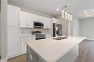 700 Desmoines Dr, Kissimmee, FL 34759 - Photo 11