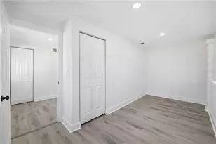 1826 19th St S, Saint Petersburg, FL 33712 - Photo 13