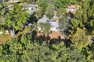 413 Country Club Dr, Oldsmar, FL 34677 - Photo 41