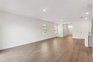 2113 Walnut Crk Dr, Kissimmee, FL 34744 - Photo 5