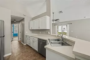 142 Santana Pl, Davenport, FL 33897 - Photo 9