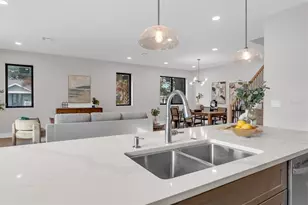 407 Calhoun Pl, Orlando, FL 32801 - Photo 7