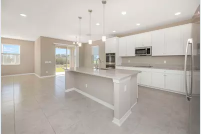 38132 Cobble Creek Boulevard, Zephyrhills, FL 33540 - Photo 9