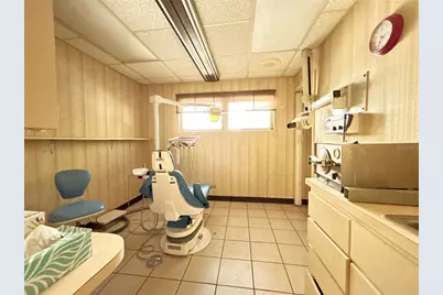 404 Perkins Street, Leesburg, FL 34748 - Photo 17