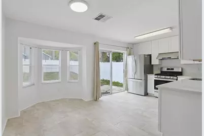 5609 Tanagergrove Way, Lithia, FL 33547 - Photo 9