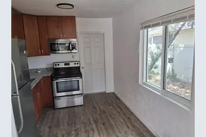 2855 40th Avenue N, Saint Petersburg, FL 33714 - Photo 3