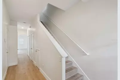 2704 E Central Boulevard, Orlando, FL 32803 - Photo 3