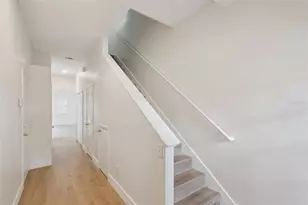 2704 E Central Blvd, Orlando, FL 32803 - Photo 3