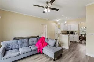 943 Amaros Ave, Orlando, FL 32811 - Photo 5