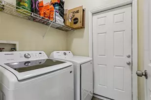 943 Amaros Ave, Orlando, FL 32811 - Photo 19