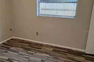 8725 N 48th St, Tampa, FL 33617 - Photo 15