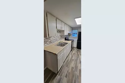 8725 N 48th Street #A, Tampa, FL 33617 - Photo 7