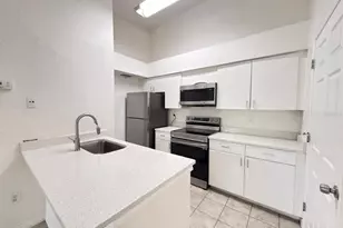 5028 Park Central Dr, Orlando, FL 32839 - Photo 9