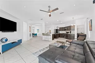 1020 Kellogg Dr, Tavares, FL 32778 - Photo 5