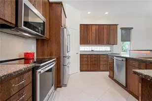 7005 Gold Rush Ln, Bradenton, FL 34201 - Photo 9