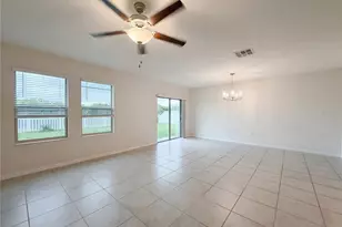 11849 Blackeyed Susan Dr, Riverview, FL 33579 - Photo 3