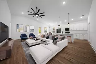 10153 Lynnhaven Rd, Spring Hill, FL 34608 - Photo 7