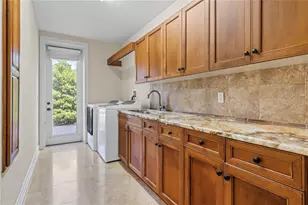 1811 Brackenhurst Pl, Lake Mary, FL 32746 - Photo 31