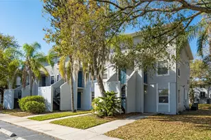 7120 Waterside Dr, Tampa, FL 33617 - Photo 9