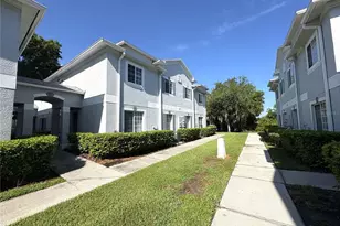 7120 Waterside Dr, Tampa, FL 33617 - Photo 9