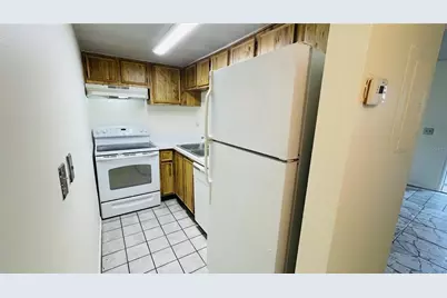 7120 Waterside Drive #106, Tampa, FL 33617 - Photo 3