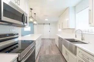 23548 Franklin Ave, Sorrento, FL 32776 - Photo 11