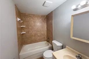 2126 Smithfield Cir S, Lakeland, FL 33801 - Photo 11