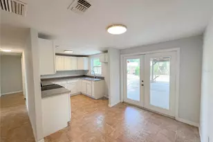 2126 Smithfield Cir S, Lakeland, FL 33801 - Photo 5