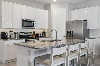 8008 Formosa Valley Place, Kissimmee, FL 34747 - Photo 9