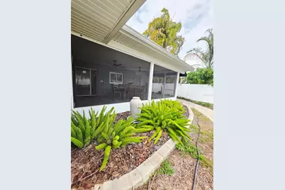 3435 Overlook Drive NE, Saint Petersburg, FL 33703 - Photo 5